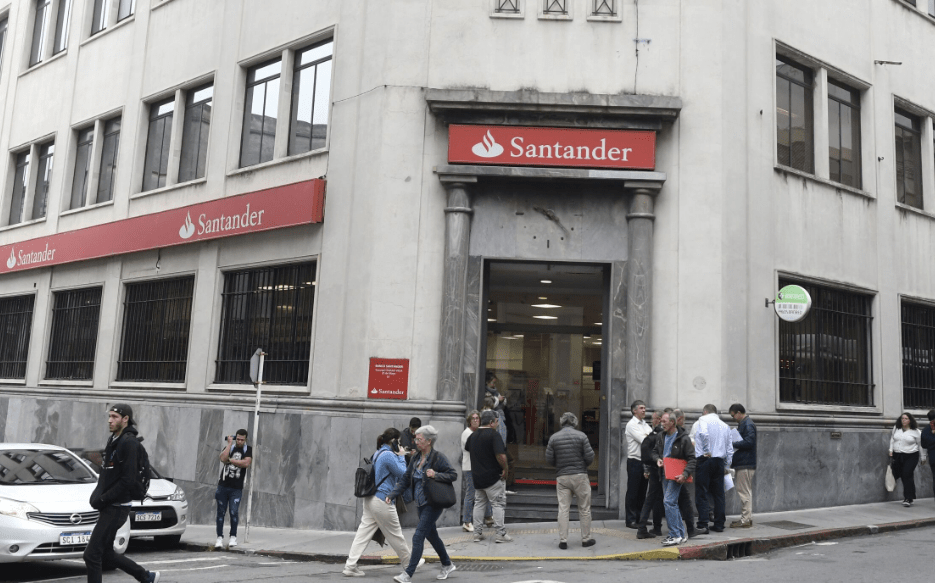 Banco Santander informa sobre acceso no autorizado a base de datos de sus clientes en&nbsp;Uruguay